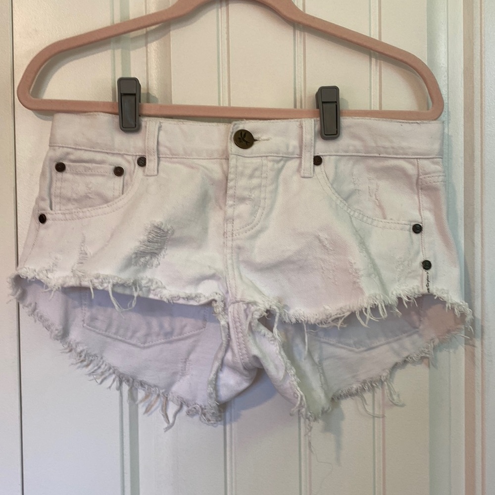 BONITAS LOW WAIST DENIM SHORT in distressed white